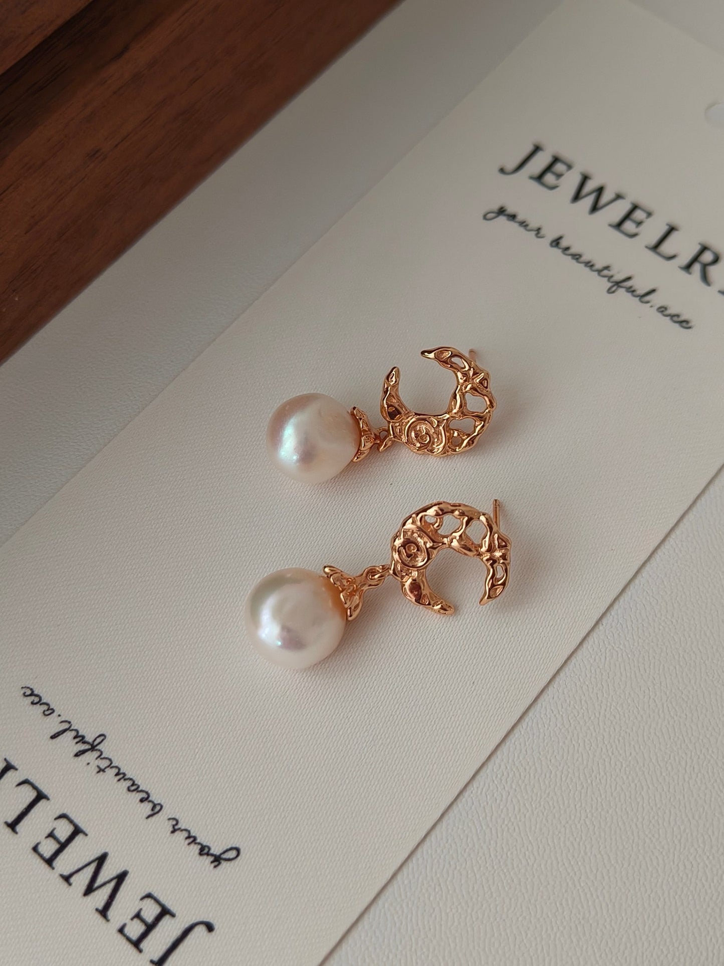 ▪️NEW Sterling Silver Coated 18k gold/ natural freshwater pearl earrings