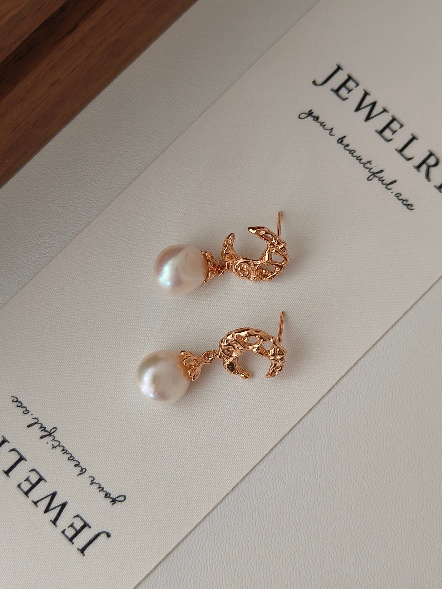 ▪️NEW Sterling Silver Coated 18k gold/ natural freshwater pearl earrings