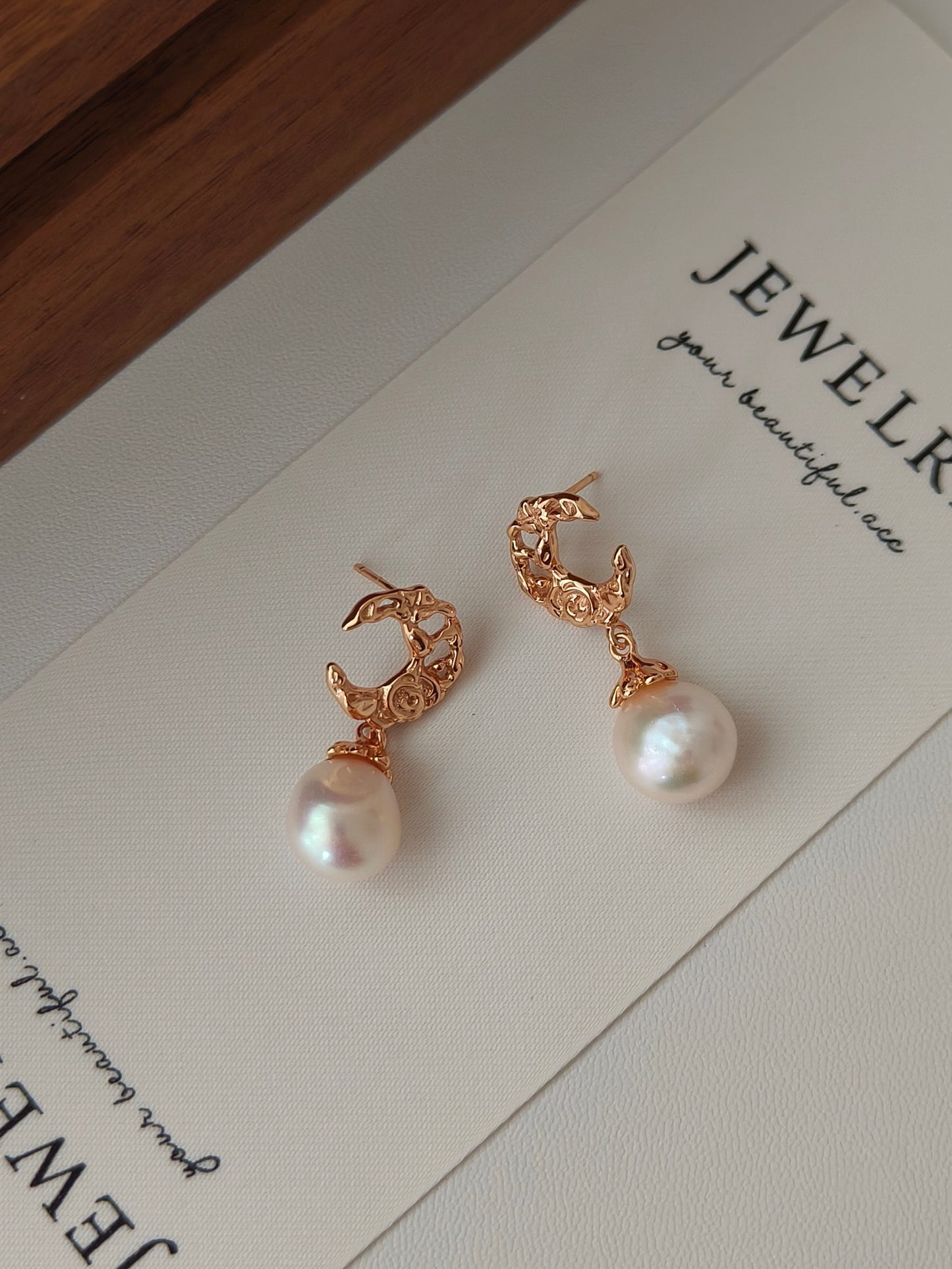 ▪️NEW Sterling Silver Coated 18k gold/ natural freshwater pearl earrings